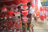 Umbul-umbul Merah Putih di Jayapura laris manis
