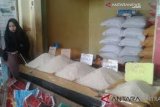 Persediaan minyak goreng dan gula pasir di Baubau masih aman