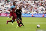 Guardiola: Sterling makin unggul jadi penyerang tengah