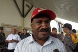 Bupati Puncak kutuk pembunuh Brigadir Hedar