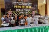 Polda Jatim tangkap lima tersangka terkait perdagangan merkuri