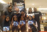 Warga Kota Medan disapa pemain film 