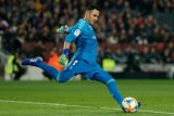 Kiper Keylor Navas jaga gawang PSG