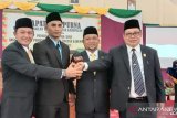 Ketua DPRD Natuna sememtara dipimpin oleh Andes Putra