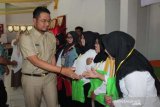 Bupati Sinjai salurkan 40 mesin jahit bantuan Kemnaker