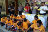 Polres Jember ringkus 10 tersangka bandar judi Plkades