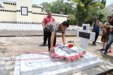 Wagub Kandouw ziarah makam Gubernur Rantung