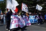 Demo di depan DPRD Sulteng, mahasiswa serahkan sejumlah tuntutan