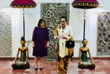 KBRI pamerkan koleksi batik tulis lawas ke warga Albania