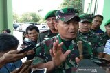 Pangdam XIV Hasanuddin imbau prajurit dan masyarakat bijak di media sosial