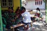 TNI beri pelayanan kesehatan gratis kepada masyarakat di lokasi TMMD