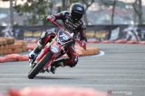 Tommy Salim raih pole position FFA 250 Supermoto