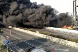 Arus Tol Cileunyi, dialihkan ke Pasirkoja karena kebakaran pipa minyak