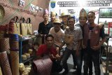 Milenial OKI buat kerajinan berbahan purun