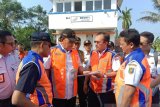 Arinal tinjau calon stasiun kereta bandara