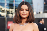 Selena Gomez nyanyikan 'Lose You to Love Me' perdana dalam AMA