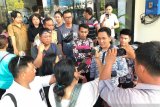 Keluarga guru korban pembunuhan siswa protes tuntutan terhadap terdakwa
