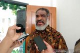 Ondoafi Port Numbay imbau warga waspadai berita hoaks jelang 1 Desember