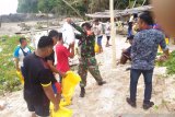 TNI di kepulauan Sang8he bantu bangun fasilitas olahraga
