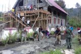 TNI di perbatasan membantu pembangunan gedung gereja