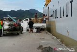 Cuaca buruk kapal pelni tertahan di Natuna