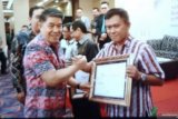 Minahasa Tenggara raih penghargaan KIP