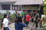 Dandim Sangihe membantu panti asuhan di Tahuna