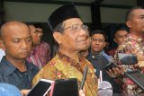 Menko Polhukam tegaskan hanya aparat yang bisa