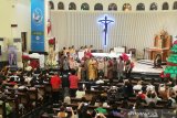 Sambangi Gereja Theresia, pegiat lintas agama sampaikan Selamat Natal