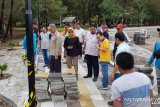 Pantai Air Manis yang tengah dipoles mulai tampak 