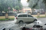 Beberapa kota Indonesia hujan petir