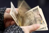 Dolar dikisaran paruh bawah 110 yen pada awal perdagangan di Tokyo