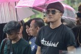 Ini alasan Rizky Febian pindahan makam ibunya