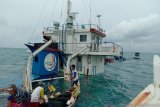 Nahkoda dan ABK kapal kargo tenggelam di Belitung selamat