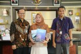 Bank Indonesia promosikan pariwisata Sulbar lewat buku 