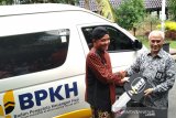 Embarkasi Donohudan terima mobil operasional jemaah haji dari BPKH