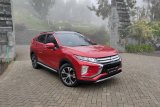 Menerjang banjir hingga medan berkelok dengan  Eclipse Cross