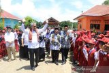 Bupati Lutim resmikan tujuh RKB SDN 256 Dongi