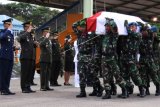 Kedatangan Jenazah Korban Jatuhnya Helikopter di Papua
