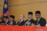 Barisan Nasional dan PAS di Malaysia minta parlemen dibubarkan