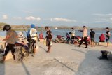 Warga yang asyik memancing dibubarkan cegah COVID-19