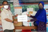 LAM PT-Kes serahkan APD untuk penanganan COVID-19 di RSP Unhas Makassar