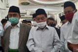 Jusuf Kalla lega kembali Jumatan berjamaah di masjid