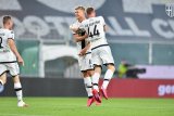 Parma gilas Genoa dengan skor 4-1