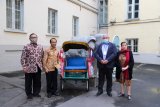 Saat becak menjadi kolekasi museum di Moskow