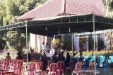 Jenazah Ajip Rosidi akan dikebumikan di makam  keluarga di Magelang