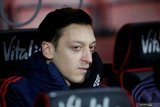 Ozil dinilai egois karena tak hadiri perayaan juara Piala FA