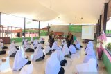 Edukasi Kesehatan Reproduksi dan Pembentukan Pos Kesehatan Reproduksi (Poskespro) di Pondok Pesantren Darul 'Ulum Aie Pacah Kecamatan Koto Tangah Kota Padang (Program Kemitraan Masyarakat Stimulus)