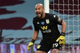 Pepe Reina bergabung dengan Lazio