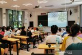 Seluruh sekolah di Wuhan, China, serentak akan dibuka Selasa